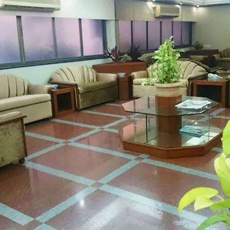 Mogul Palace - Near Masjid Bunder Hotel 3*