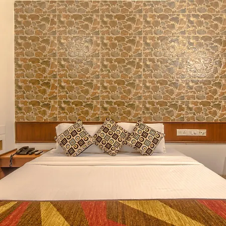 Hotel Mogul Palace - Near Masjid Bunder Mumbai