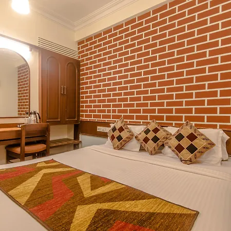 Hotel Mogul Palace - Near Masjid Bunder