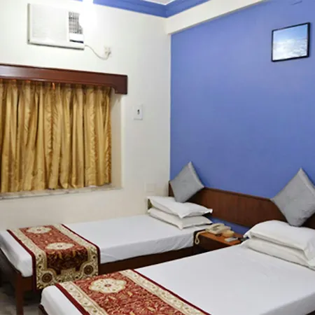 Mogul Palace - Near Masjid Bunder 3*