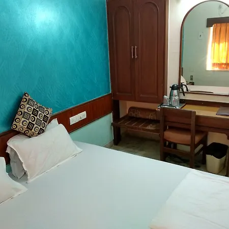 Mogul Palace - Near Masjid Bunder Hotel