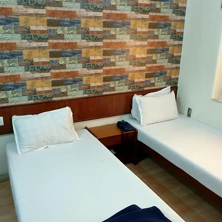Mogul Palace - Near Masjid Bunder 3*
