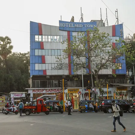 Mid Town Hotel