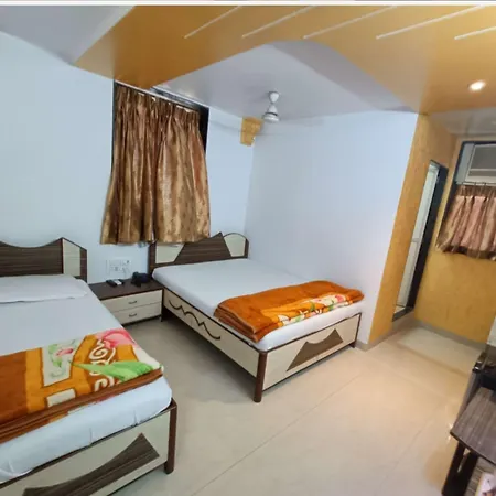 Broadway Colaba 2*