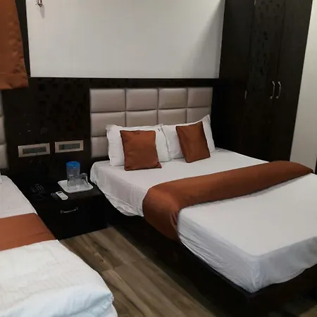 Karishma Hotel 2*
