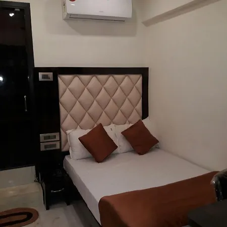 Hotel Karishma 2*