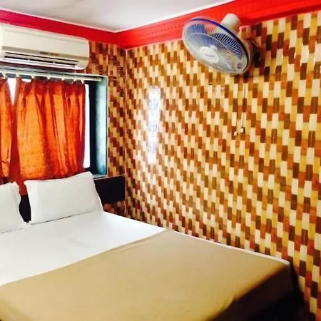 Hotel Metro Plaza Near Barc