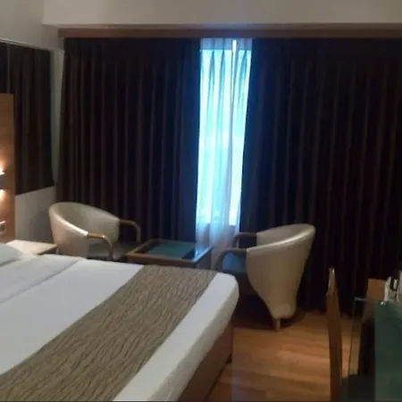 Hotel The Royal Orchid Hotel, Chembur 3*
