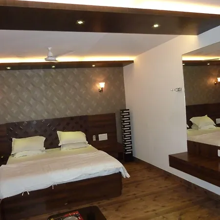 Regal Palace 3*
