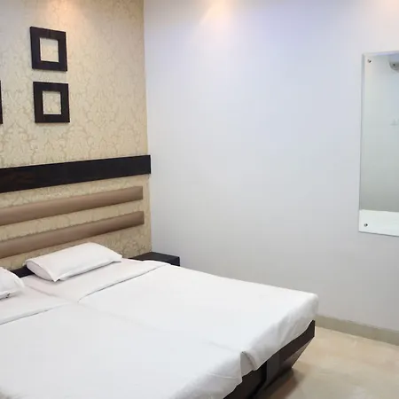 Modern Hotel *