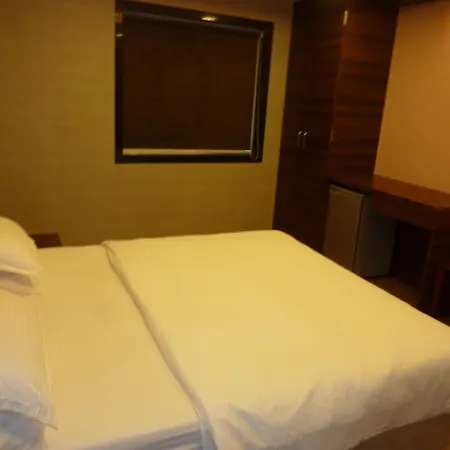 Orient Palace Hotel 2*