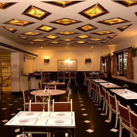 Hotel Atithi 2*
