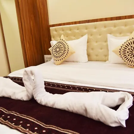 Flora Fountain,fort Hotel