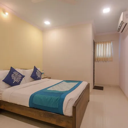 Hotel Via Land
