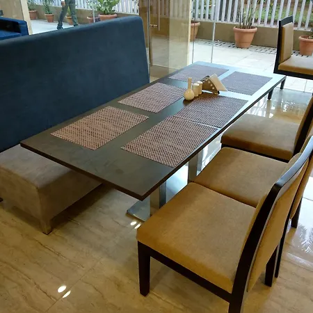 Hotel House Andheri East,