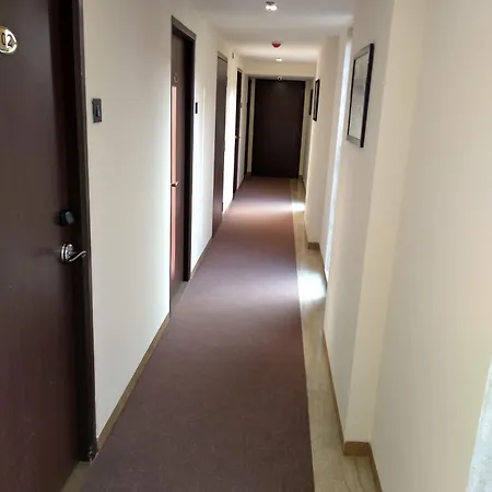 House Andheri East, Hotel