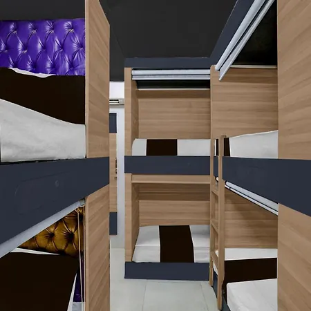 Hotel O We 3*