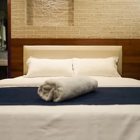 Urbannest Service Powai Guest house