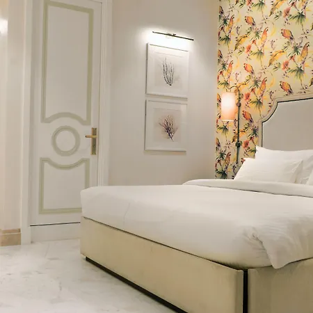 Harbour View Colaba Hotel