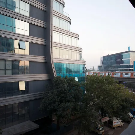 Hotel Fabhotel Admiral Mumbai