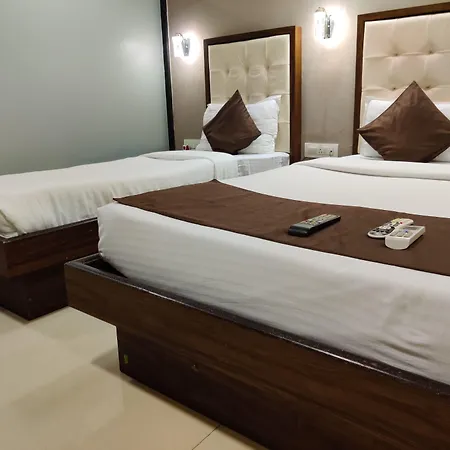 Garden Creek Residency Near Airport Hotel 3*