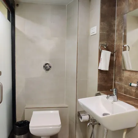 Hotel Garden Creek Residency Near Airport 3*