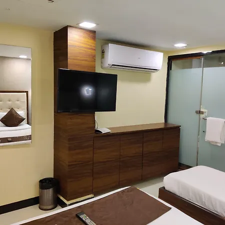 Garden Creek Residency Near Airport 3*