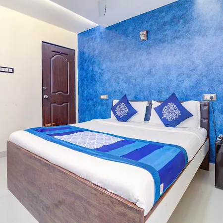 Oyo 9748 Girgaon Palace 3* Mumbai