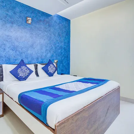 Oyo 9748 Girgaon Palace Mumbai