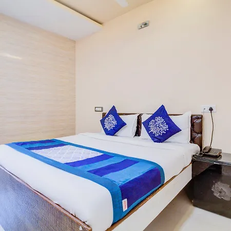 Hotel Oyo 9748 Girgaon Palace Mumbai