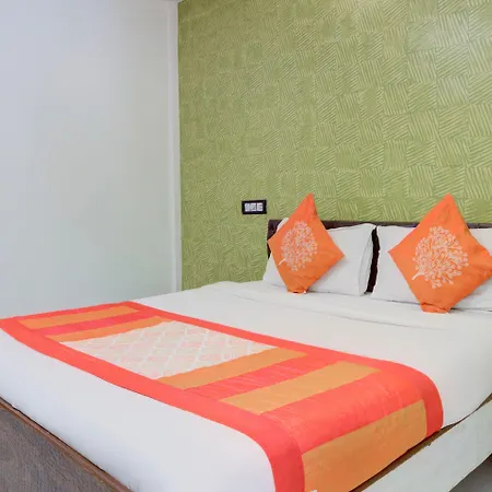 Oyo 9748 Girgaon Palace 3* Mumbai