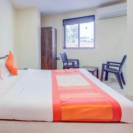 Oyo 9748 Girgaon Palace 3*