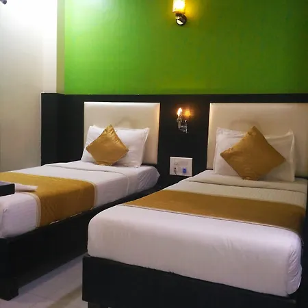 Avenue Hotel