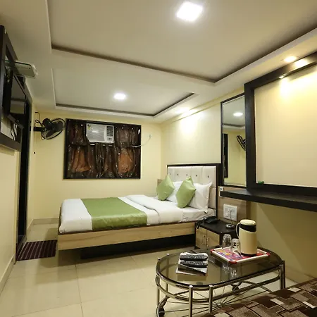 Hotel Happyland 3*
