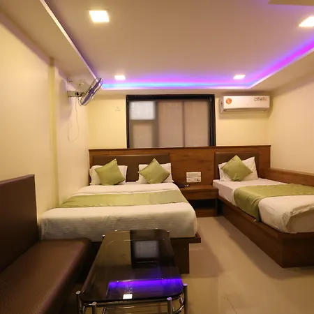 Happyland Hotel 3*