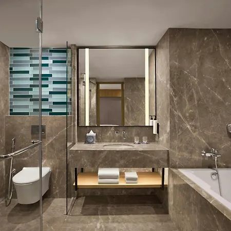 Fairfield By Marriott Andheri West Hotel