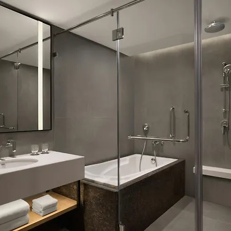 Fairfield By Marriott Andheri West Hotel 4*