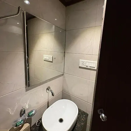 Pravasi Residency Hotel 2*