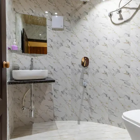 Hotel Metroplex Near Bkc