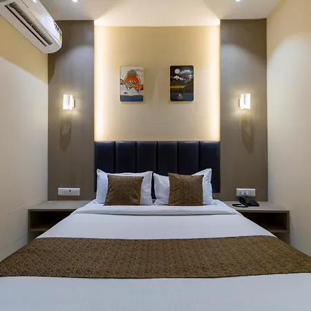 Metroplex Near Bkc Hotel Mumbai