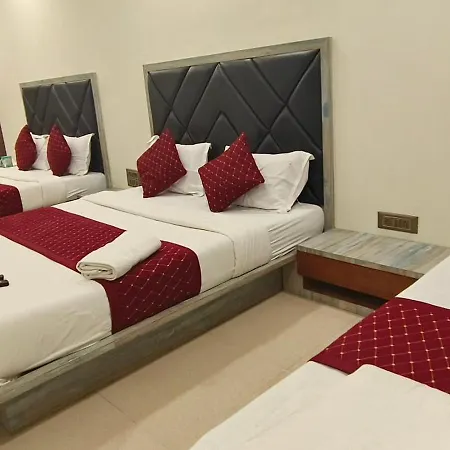 Fabhotel Kamal Hotel 2*