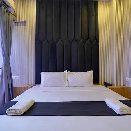 Riddhi Siddhi Parle Hotel