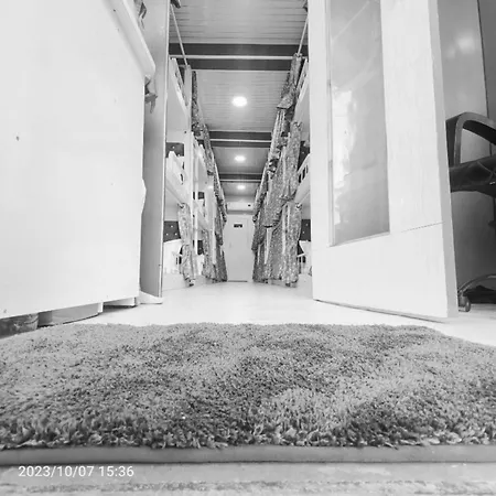 Hostel Retreats At Marol Dorm - Near International Airport