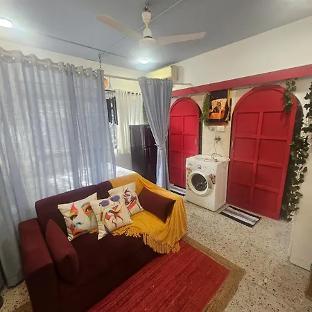 Apartment Retro Bandra - Cozy Comfort In A Heritage Village
