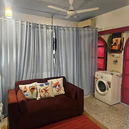 Apartment Retro Bandra - Cozy Comfort In A Heritage Village *