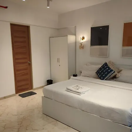 Anya 2bhk Near Bkc - Modern, Calm & Connected Apartment *