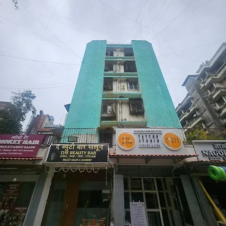 Retro Bandra - Cozy Comfort In A Heritage Village Apartment *