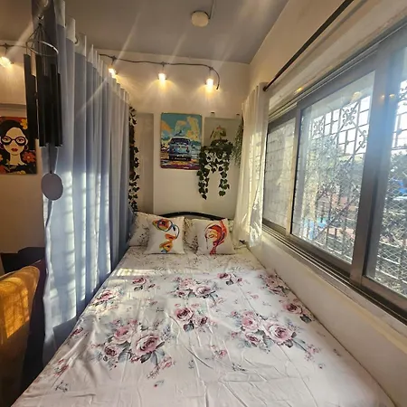 Retro Bandra - Cozy Comfort In A Heritage Village Mumbai