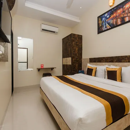 Hotel Fabhotel Embassy Grand 3*
