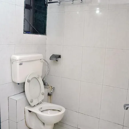 Hotel Maangta 127 @ Andheri East